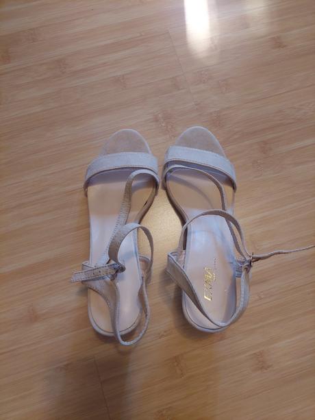Sanďálky bežové vel. 39, 39