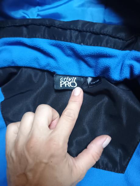 Bunda s reflexnými prvkami, odnímateľná kapucňa, crivit,134