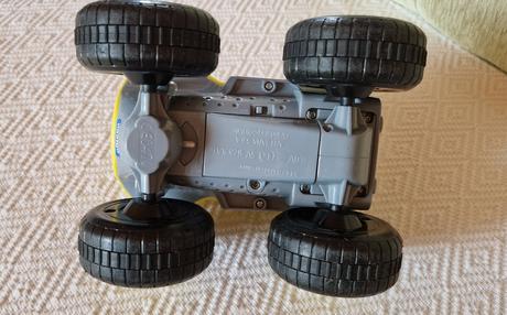 Auto na diaľkové ovládanie chicco, 