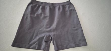 Šortky, 32