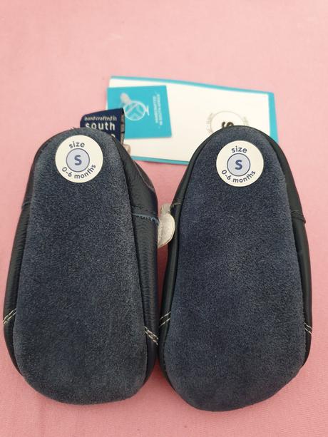 Capačky, shooshoos,<17 / 18