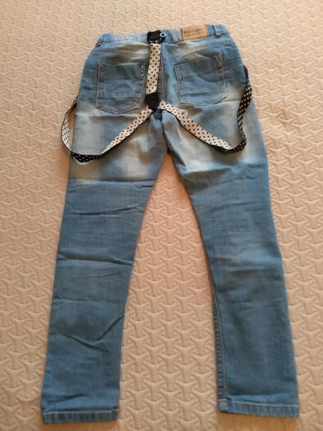 Dievčenské rifle s trakmi, 152