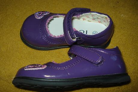 Sandalky znacky tots, 20