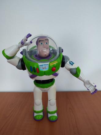 Buzz z toy story,