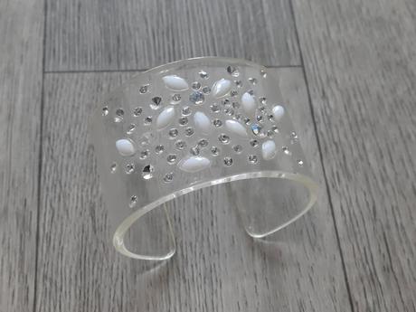 Dámske a dievčenské náramky,