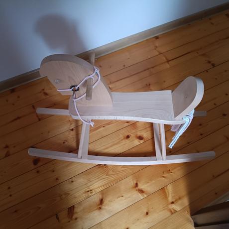 Drevený hojdací koník, 