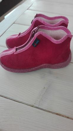 Nenosené papučky, 25