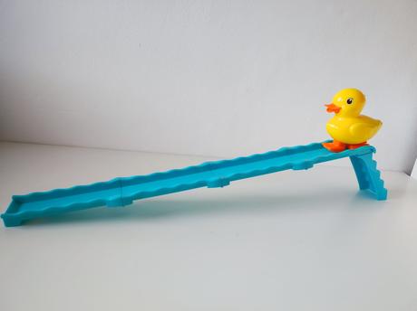 Rampa s kačičkou.,