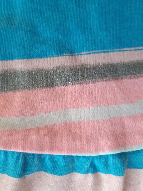 Pásikavé saty 104, 104