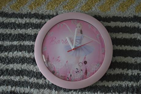 Nástenné hodiny barbie,