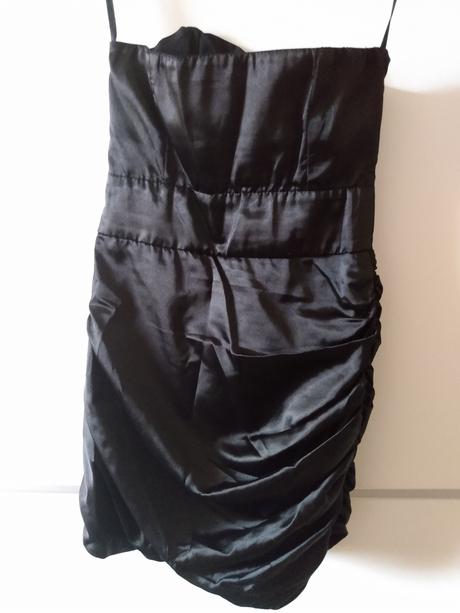 Čierne minišaty, lipsy london,s