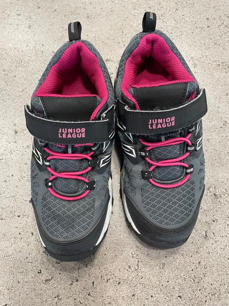 Turistická obuv, 32