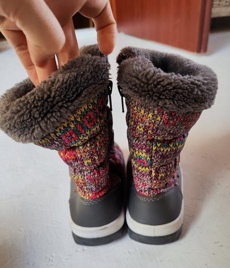 Dievčenské farebné snehule, 27