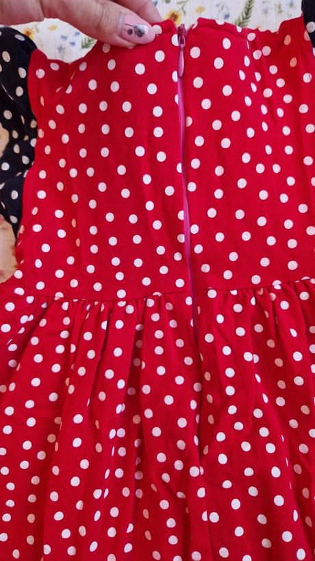 Šaty s kapsičkami, 92