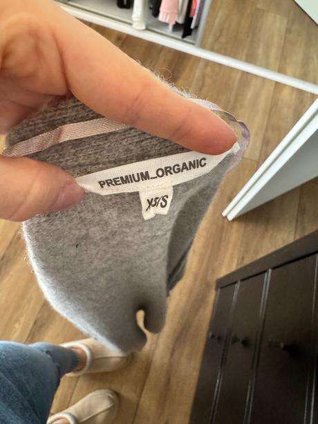 Dlhy sveter sivý, s