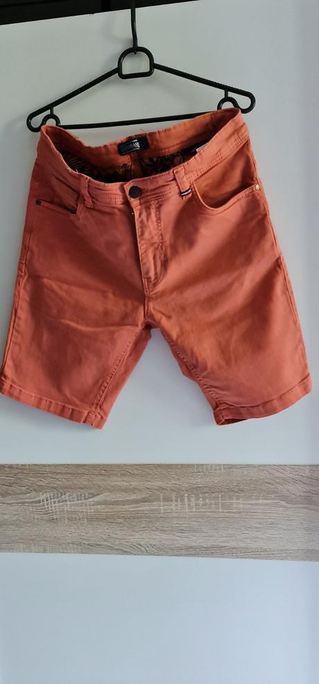 Panske kratasy, house,l