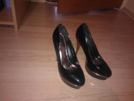 Elegantne topanocky cierne so zlatym podpatkom, women'secret,40