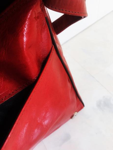 Kožená kabela na plece,