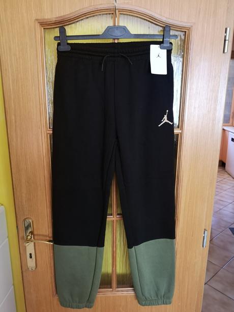 Jordan tepláky veľkosť 13-15 rokov, air jordan,158 / 164 / 170