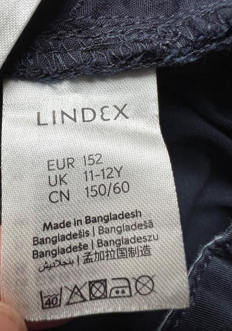 Elegantne tmavomodré kraťase, lindex,152