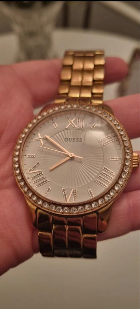 Hodinky guess, guess