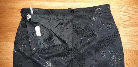 Čierna vzorovaná sukňa, 40