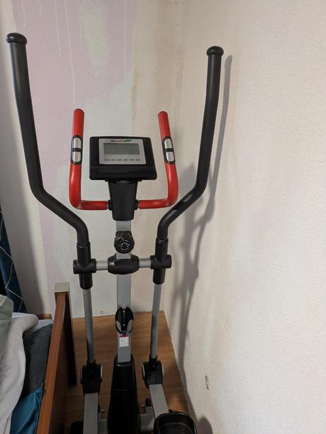Eliptický trenažér housefit kinetic, 