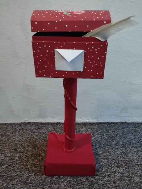 Poštová schránka na fotenie, 