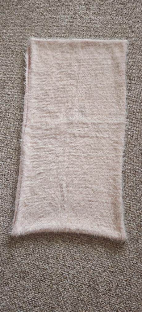 Nákrčníky šály tunely, <50