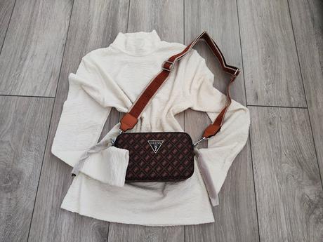 Kabelka guess, guess