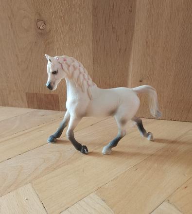 Schleich arabská kobyla,