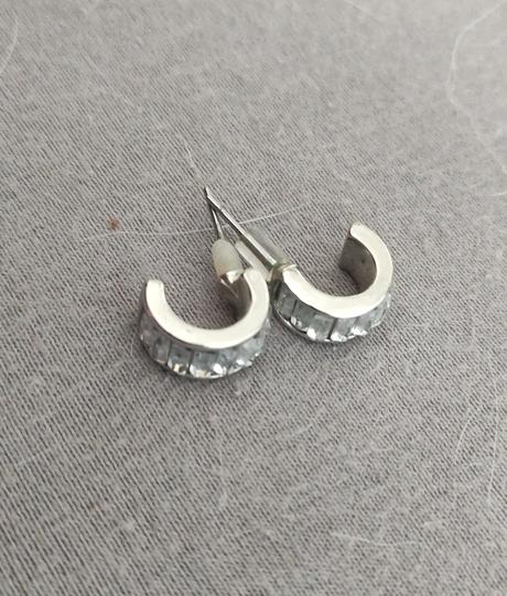 Rôzne náušnice, mango