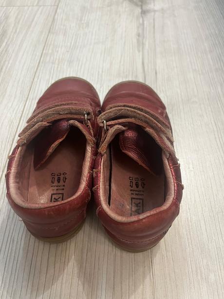 Tmavoružové kožené tenisky, rak,26