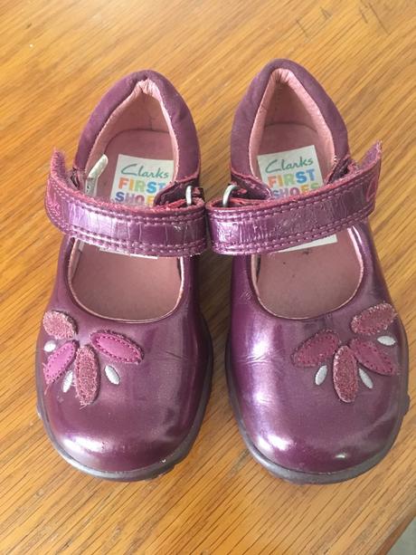 Dievčenské blikajúce topánočky., clarks,19
