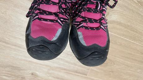 Botasky nepremokave, 33