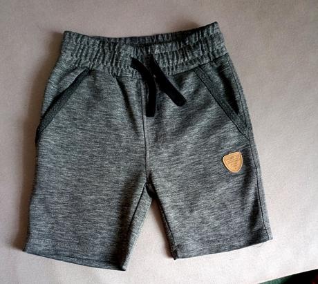 Fešné kraťasy apparel na 7-9 r., 128