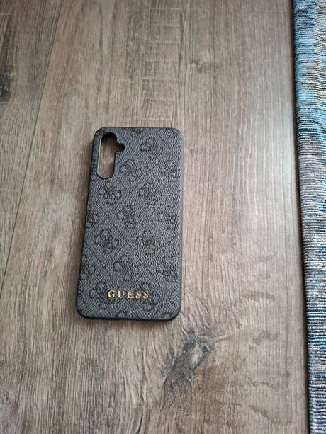 Guess kryt na mobil, 