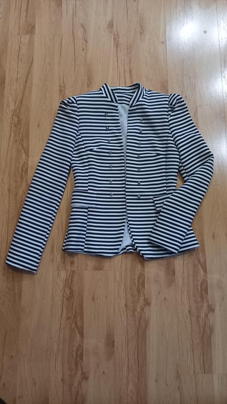 Dámske pásikavé sako veľ.m, m