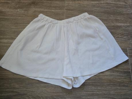 Šortky č.152, zara,152