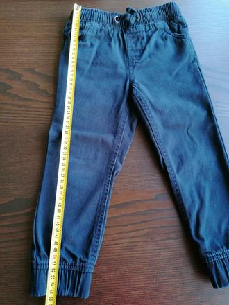 Športové nohavice, 104