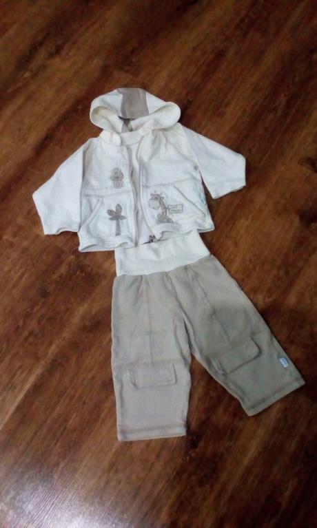 Mikina a tepláky, 74