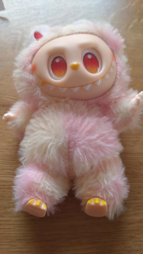 5 ks postavičky + oblečky, 