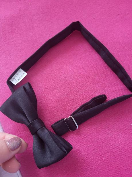 Čierny nastaviteľný motýlik, 