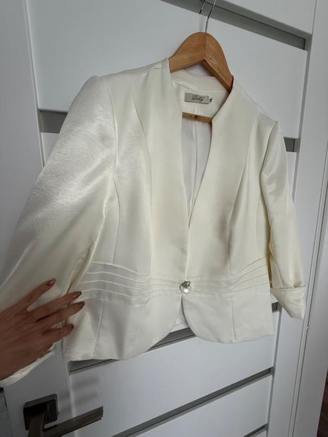 Saténové podšité sako, 44