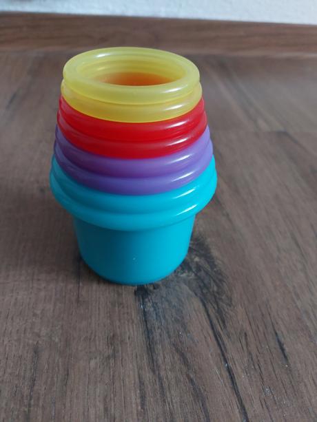 Skladacie poháriky (veža),