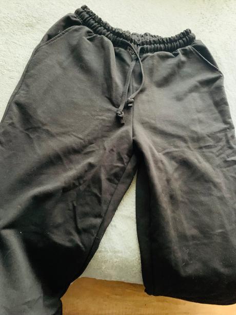 Dievcenske teplaky, 158