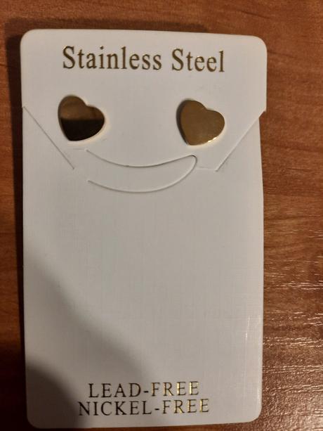 Náušnice z chirurgickej ocele, 