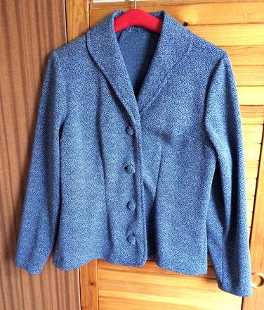 Bielo-modré sako, 40