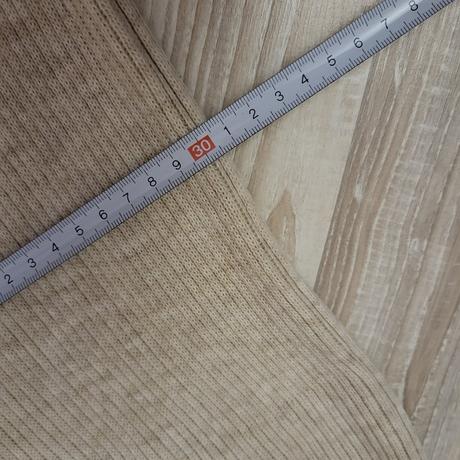 Uni dlhe svetrove saty, 