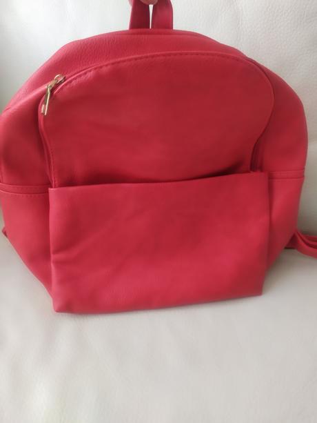 Ruksak dostala som dva rovnake, 